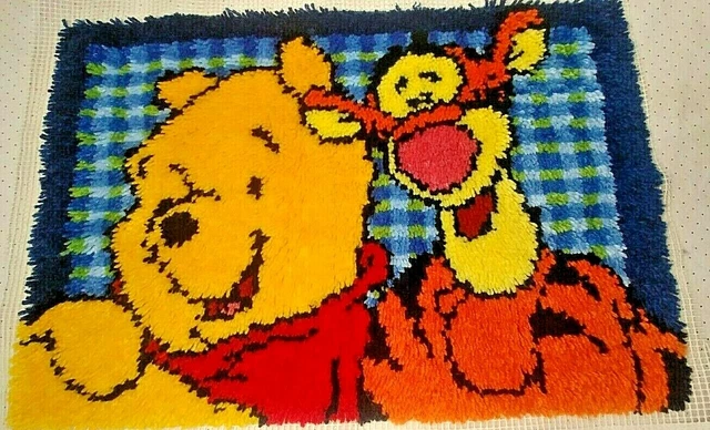 "Alfombra de gancho de pestillo completa, colgante de pared Winnie the Pooh y tigger, 20""x 30"""