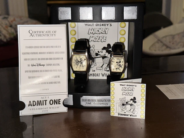 Disney Mickey & Minnie Mouse 70th Anniversary Fossil Watch Set Disney Mickey & Minnie Mouse 70th Anniversary Fossil Watch Set