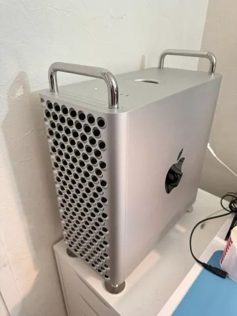 2019 Apple Mac Pro (7.1) 16 Core 3.2ghz 96GB Ram 2TB SSD AMD RP 580XTB