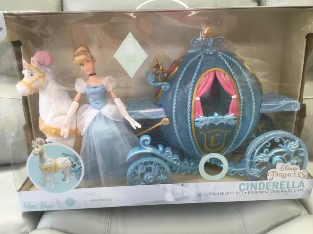 Cinderella Classic Doll Deluxe Gift Set  ❤️ Disney Store 11” Doll & Coach NEW