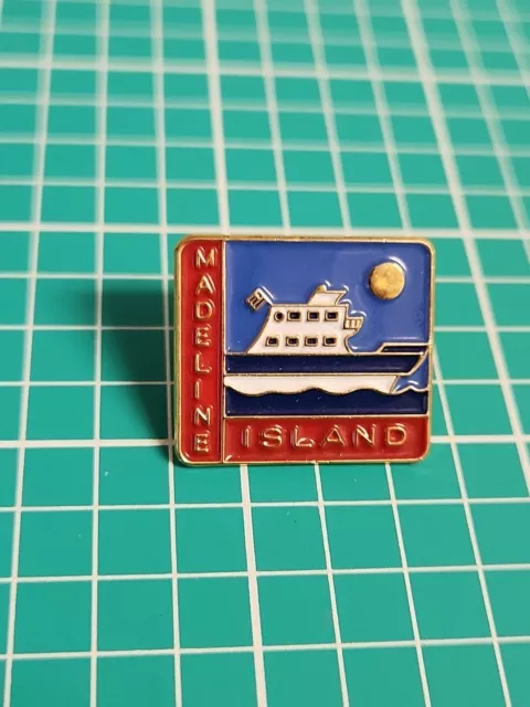 Vtg Boat Madeline Island Gold Tone Lapel Pin Hat Pin