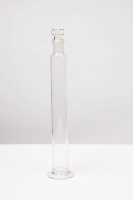 Altes Apotheker oder Laborzubehör Glaszylinder mit Deckel aus Glas mundgeblasen