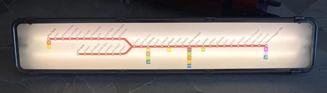 Insegna Luminosa Metro Rossa Milano