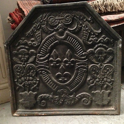 LYS plaque d'intérieur de cheminée en fonte de fer décor fleurs de lys XIX siècle. 