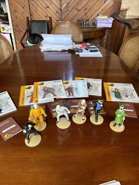 Lot De 10 Livres Tintin Avec Figurines Et Passeports | Collection Officielle