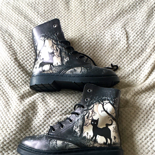 ROGUE AND WOLF cat print boots New size 8 . Spooky Halloween moon £55. ...