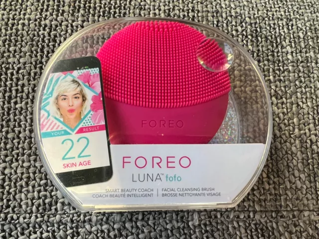 BNIP (Sealed) Foreo Luna Fofo Facial Cleansing Brush Device - Fuchsia