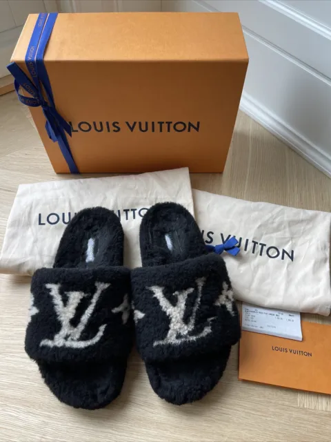 Louis Vuitton Paseo Flat Comfort Mule Black Logo Shearling Fur Slide Sandal  39