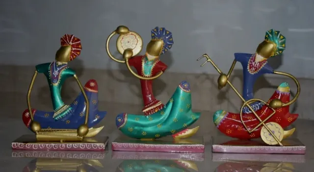 Juego de 3 figuras decorativas metálicas doradas de Nagpur Músico II