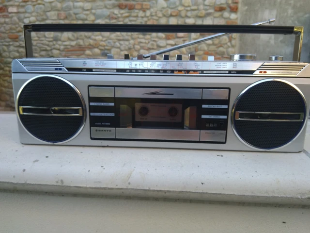 Boombox Sanyo M7100LE