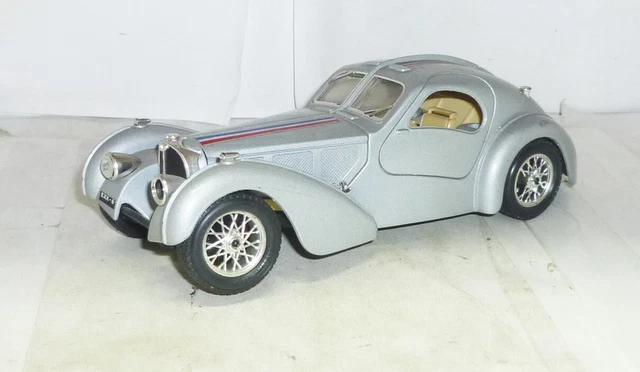 Miniature Burago 1/24 - Bugatti Atlantic 1936, Voiture De Sport Métal, Italie