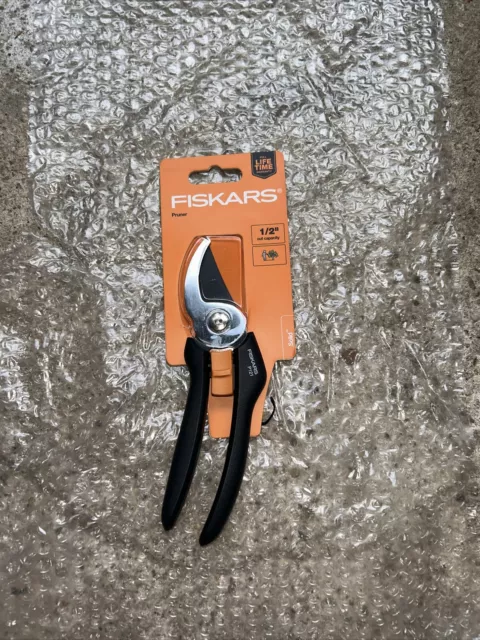 Fiskars Solid Steel Blade P121 Pruner With Fibercomp Handle