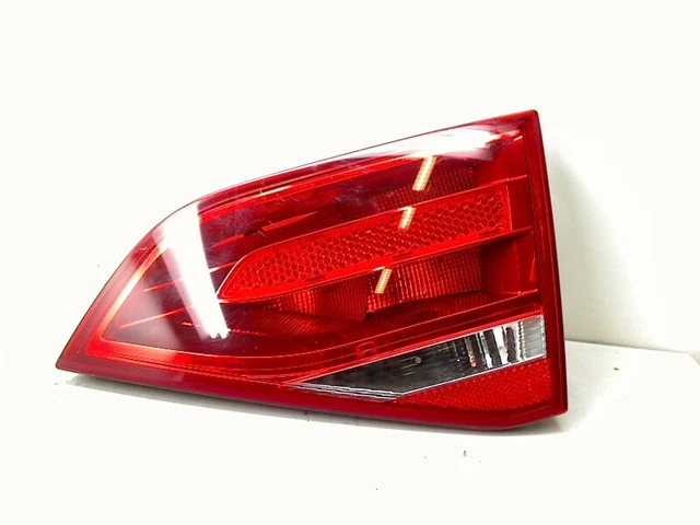 8K5945094 PANNEAU ARRIÈRE DROIT AVEC LAMPE Audi A4 (B8) 2011