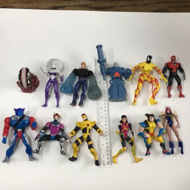 Lot of 12 Vintage 1996 Marvel X-Men Toy Biz Superhero Action Figures