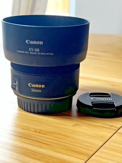 Canon EF 50 mm F/1.8 EF STM Zubehörpaket Sonnenblende CANON ES-68 und OVP