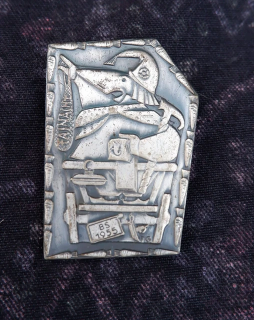 Broche Vintage Motif Piolet Alpinisme - Zermatt Suisse - Petit Modèle En Métal - Occasion - Bijou Ancien Montagne