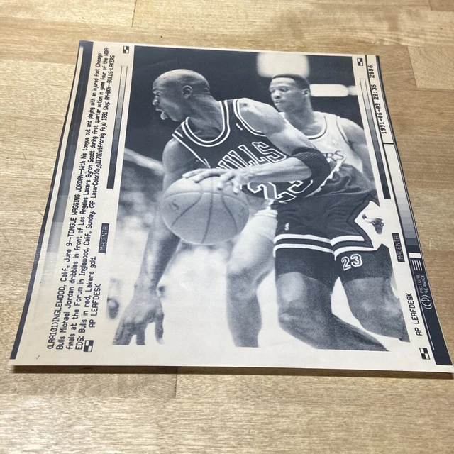 RARE 1991 MICHAEL Jordan AP Laser/wire/type III Tongue out photo as