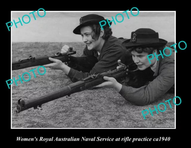OLD LARGE HISTORIC PHOTO OF WOMENS AUSTRALIAN NAVAL SERVICE RIFLE PRACTICE c1940