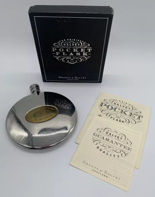 The Dalvey Pocket Flask Flachmann mit Zubehör Stainless Steel Scotland Grants