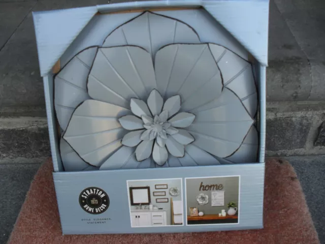 Stratton Home Decor " Wall Art Flower "