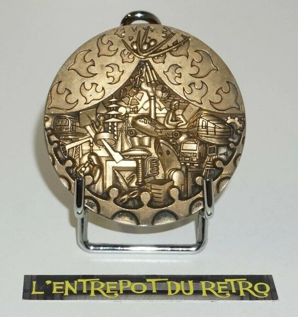 ++ medaille en bronze " medaille des retraités " la CGT vie nouvelle JP.G ++