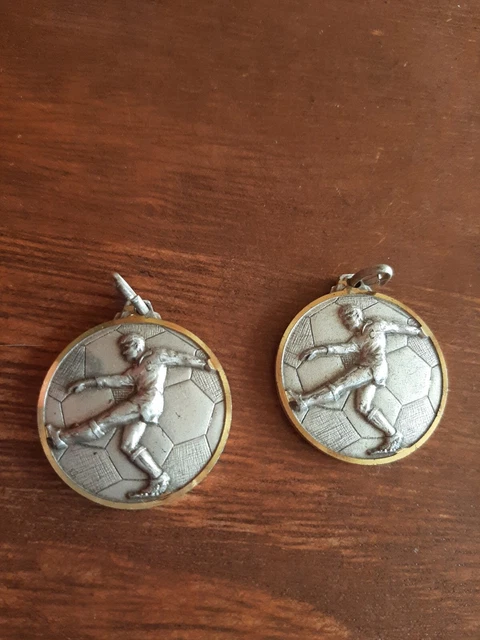 lot de 28 médailles de foot - Diamètre 49 mm - 52 grammes pièce