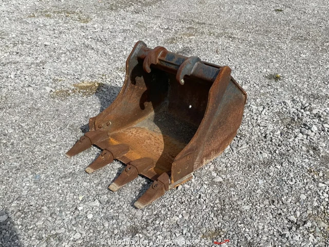 Bobcat 24" Hydraulic Excavator Digging Bucket Attachment To Fit 430 bidadoo
