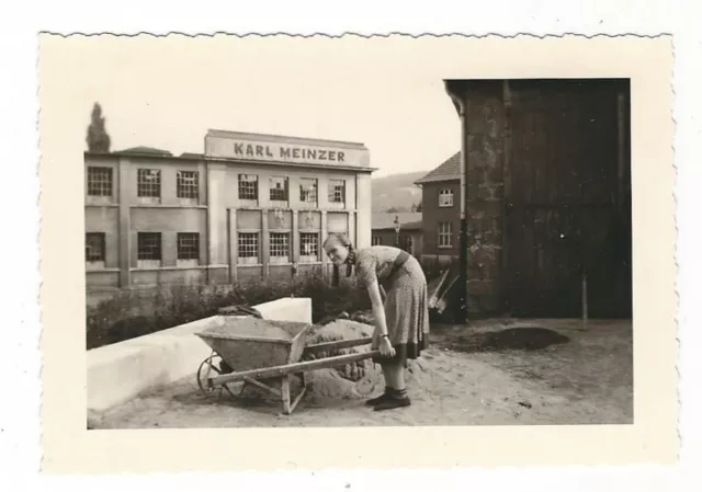 32/385 Foto Firma  Karl Meinzer Iserlohn  28.07.1951 Firmenaufbau Schwere Arbeit