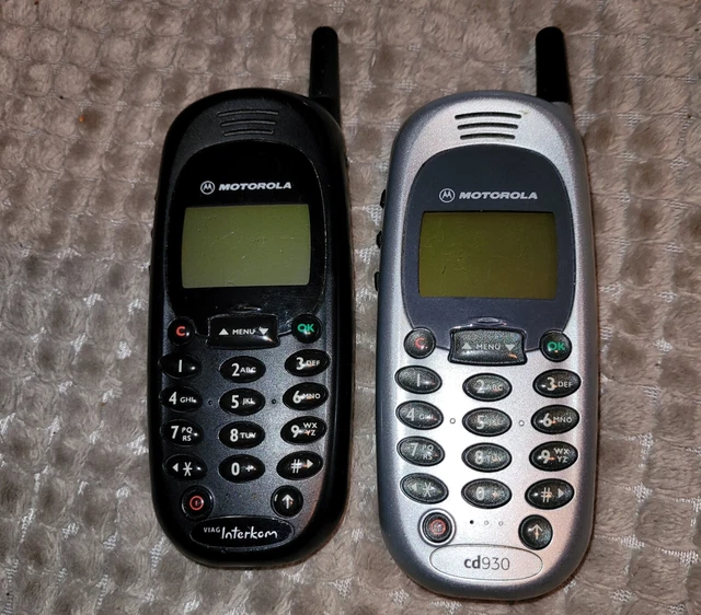 2 X Handy Motorola ohne Ladegeräte 1x  cd 930