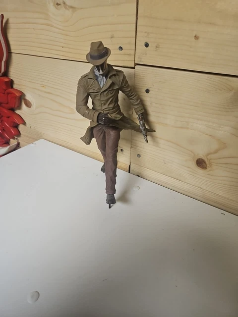 Before Watchmen: Rorschach | BEFORE WATCHMEN RORSCHACH STATUE