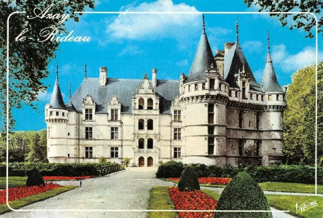 AZAY-le-RIDEAU - le chateau - Cour d'Honneur - Merveilles du Val de Loire