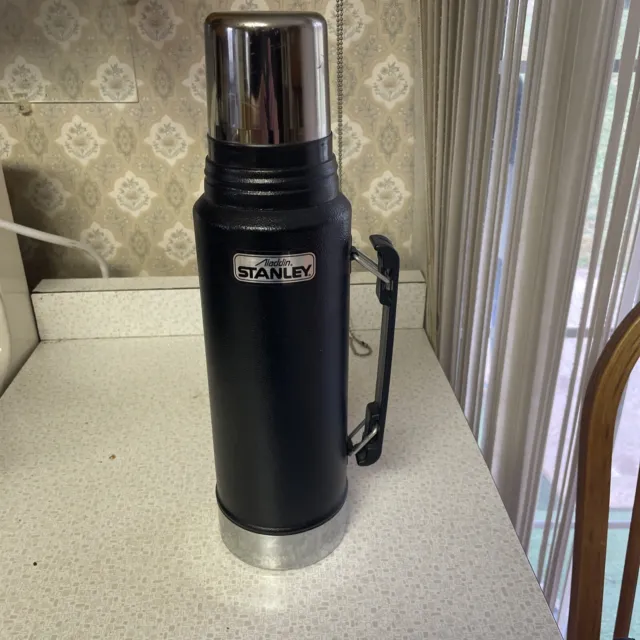 Vintage Aladdin Stanley Thermos Quart Size A-944DH Black - GREAT USED CONDITION