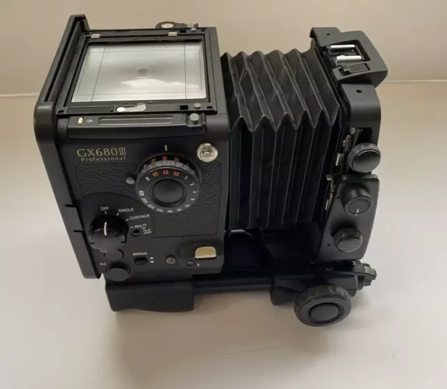 Cuerpo de cámara profesional Fujifilm GX680 III. Fantástico estado cosmético.