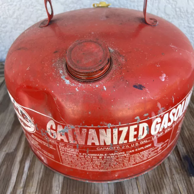 Vintage Gas Can -Eagle Galvanized Metal Gas Can 2 1/2 Gallon Vented Model SP21/2