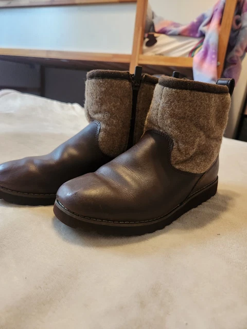 BOYS UGG BAYSON Boots Wool and Waterproof Leather Brown 5 19.95 PicClick