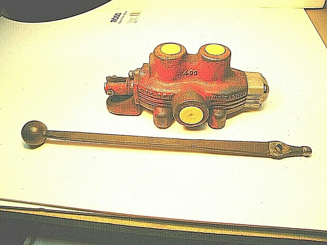 400 Gresen Hydraulic Power Control Valve, Tractor, with handle. One way valve.