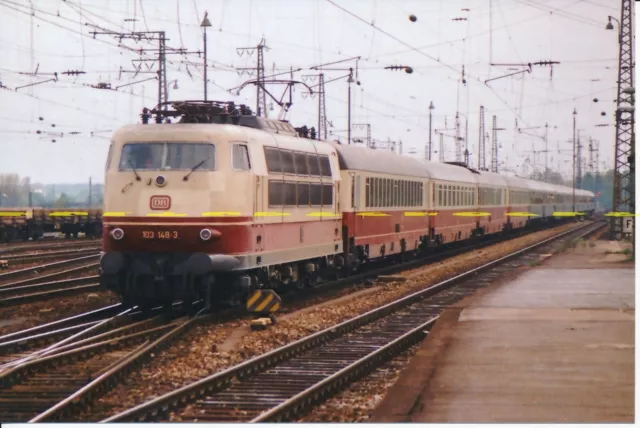 Farb-Foto DB E-Lok 103 148 mit InterCity Karlsruhe Hbf 1985
