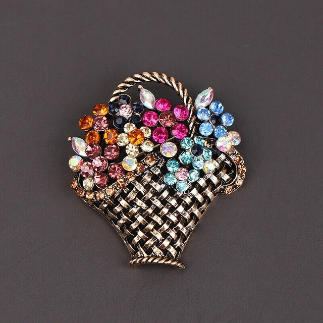 Broche Fleur Acier Doré Et Cristal Vert – Style Bijou Fantaisie