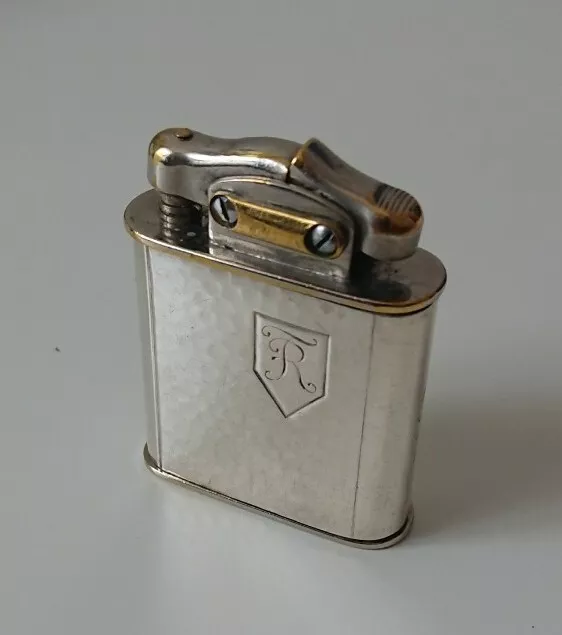 Briquet ancien TRIUMPH DRGM argent martelé Germany Old Silver Petrol lighter