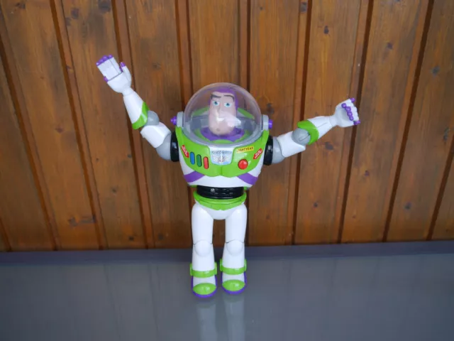 Disney - Pixar- Toy Story  Buzz Lightyear mit Schild Actionfigur  ca  30 cm