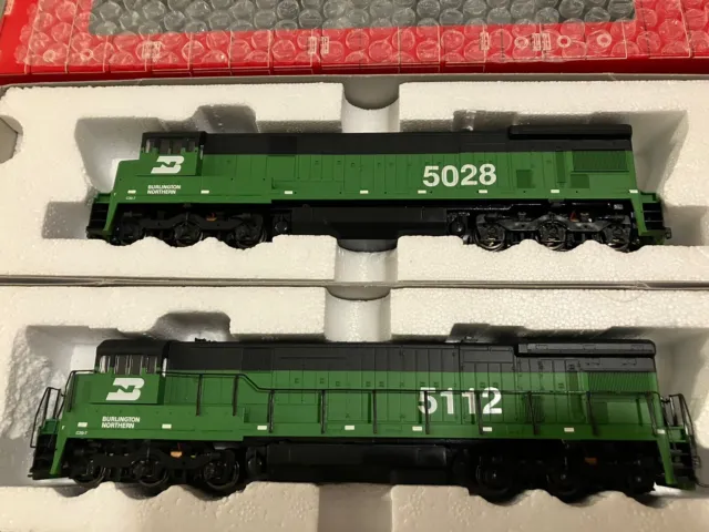 Lot Of 2  New Atlas HO Scale Burlington Northern C30-7 Locomotives #5028 5112