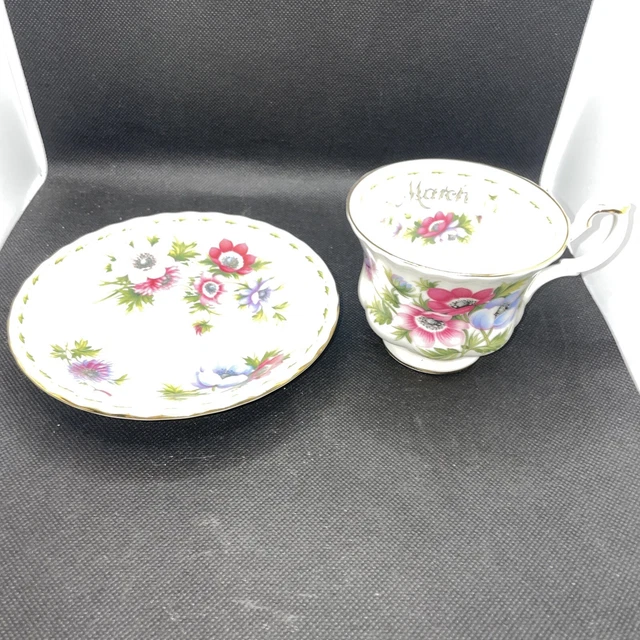 ROYAL ALBERT Tea Cup & Saucer Flower of the Month Series Anemones March ENGLAND