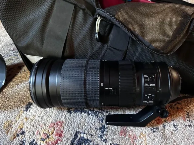 Nikon 200-500mm f/5.6AF-S NIKKOR E ED VR Lens with Nice lens Bag