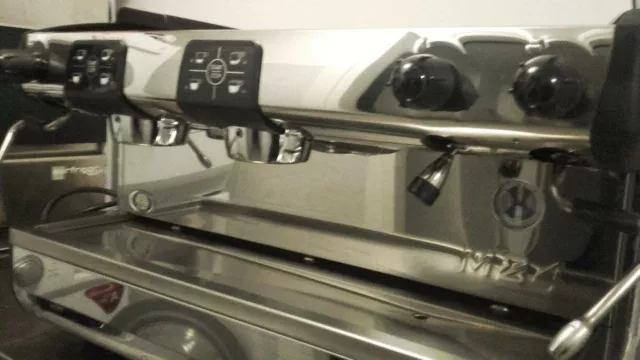 Macchina da caffè professionale da bar Cimbali M24Plus DT/2