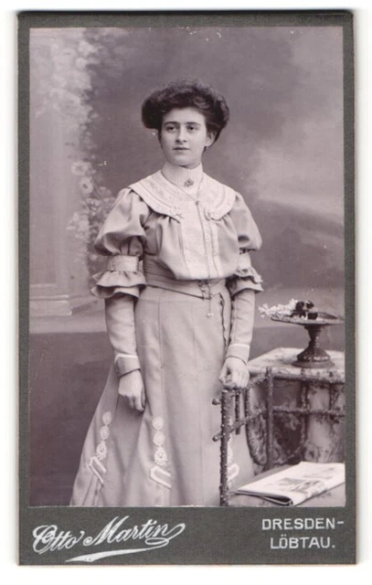 Fotografie Otto Martin, Dresden-Löbtau, Portrait junge Dame mit Hochsteckfrisur
