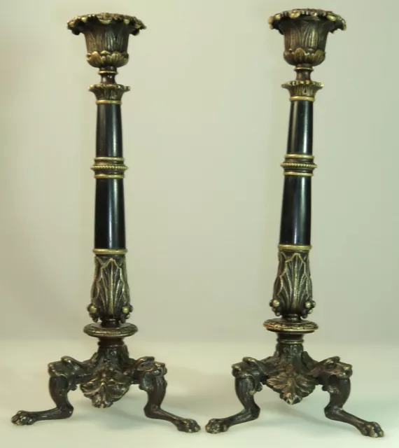 Paire de bougeoirs / chandeliers en bronze pieds griffes, pattes de lion