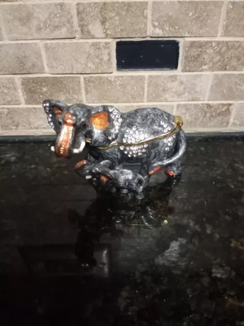 Bejeweled Enamel Elephant Mom & Baby Trinket Box Magnet
