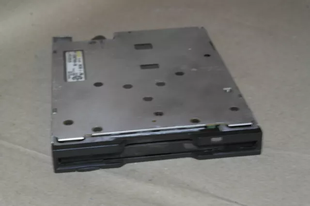 TEAC FD-05HF 8830-U FDD Floppy Disc Drive 3.5" 1.44 MB DS/HD DS/DD laptop