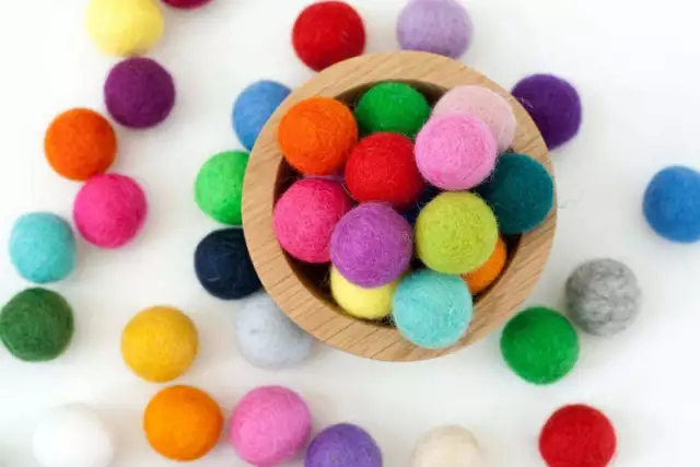 20 Bright colors 1000 Pom felt balls Nursery garland jewelry making beads