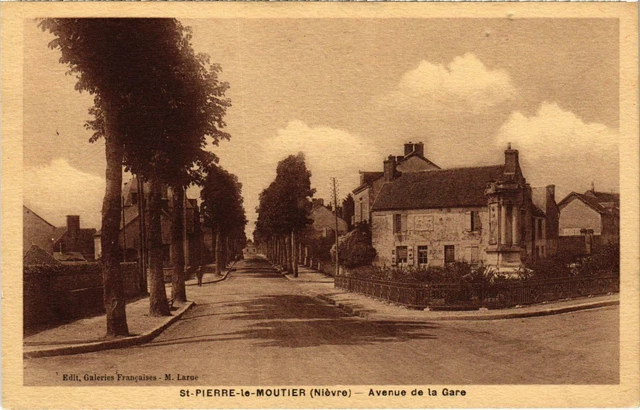 CPA St-PIERRE le Moutie Avenue de la Gare Nievre (100393)
